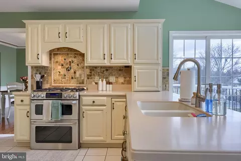Kitchen - 22 Royal Dr, Lititz, PA 17543 photo 2 of 5