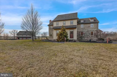 3512 Meadow View Rd, Manheim, PA 17545