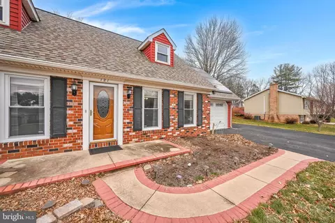121 Pleasant View Dr, Lititz, PA 17543 photo 8