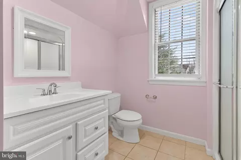 Bath - 602 Willow Grn, Lititz, PA 17543 photo 2 of 3