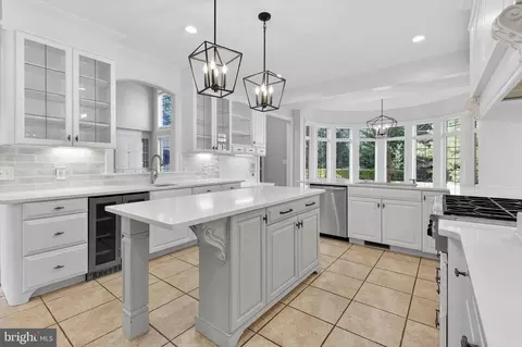 Kitchen - 602 Willow Grn, Lititz, PA 17543 photo 2 of 6