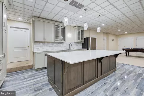 Kitchen - 602 Willow Grn, Lititz, PA 17543 photo 5 of 6