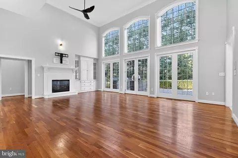 Living - 602 Willow Grn, Lititz, PA 17543 photo 3 of 4