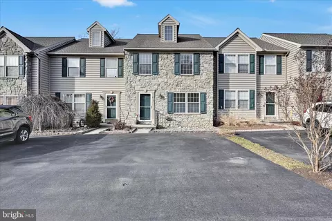 429 Indian Rock Cir, Elizabethtown, PA 17022