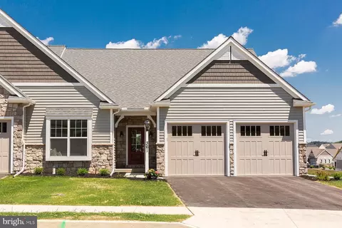 361 Autumn Harvest Ln #2, Lititz, PA 17543