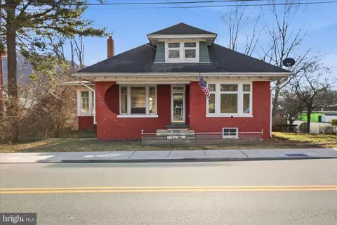 127 W Main St, Adamstown, PA 19501