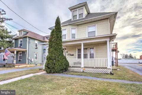 354 E Main St, New Holland, PA 17557