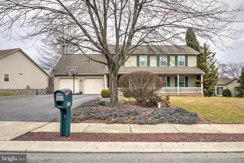 176 Fairway Dr, Denver, PA 17517