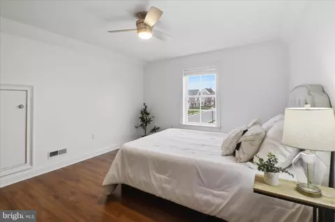 Bedroom - 674 Integrity Dr, Lititz, PA 17543 photo 7 of 8
