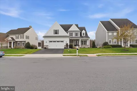 Exterior - 674 Integrity Dr, Lititz, PA 17543 photo 2 of 12