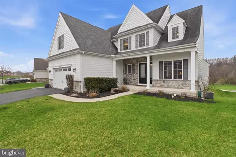 Exterior - 674 Integrity Dr, Lititz, PA 17543 photo 3 of 12
