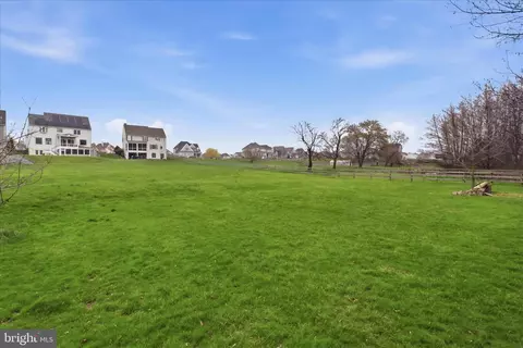 Exterior - 674 Integrity Dr, Lititz, PA 17543 photo 10 of 12