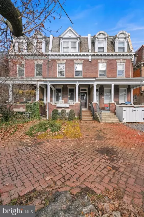 443 W James St, Lancaster, PA 17603