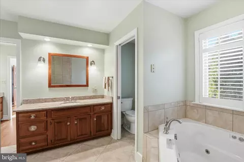 Bath - 310 Rumford Rd, Lititz, PA 17543 photo 3 of 4