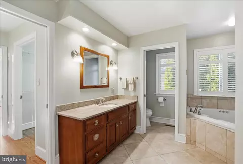 Bath - 310 Rumford Rd, Lititz, PA 17543 photo 2 of 4