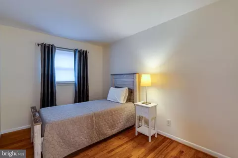 Bedroom - 534 W Marion St, Lititz, PA 17543 photo 3 of 4