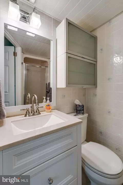 Bath - 534 W Marion St, Lititz, PA 17543 photo 3 of 3