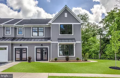 102 Village Dr, Millersville, PA 17551