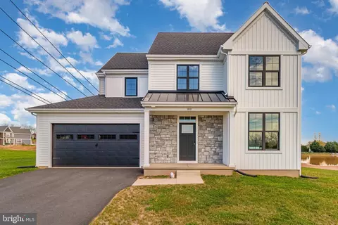 100 Eagle Pkwy, Elizabethtown, PA 17022