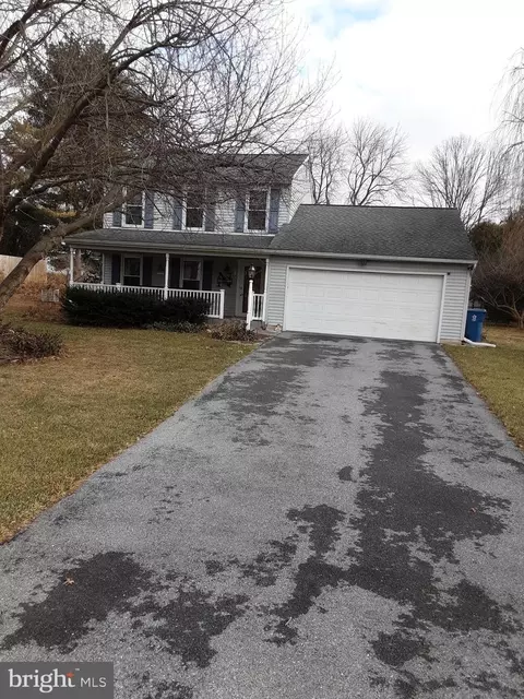 385 Hollyann Dr, Landisville, PA 17538