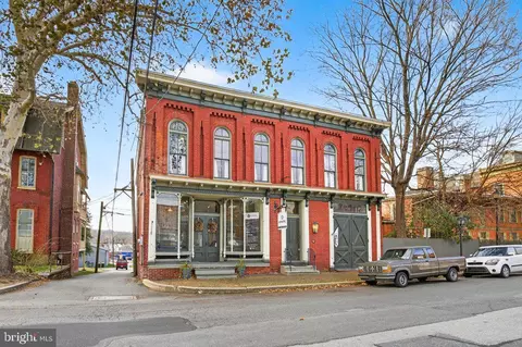22 S 2nd St, Columbia, PA 17512