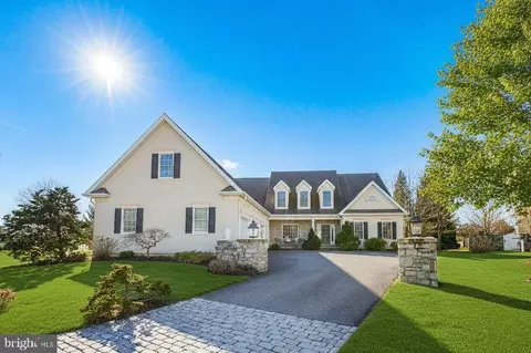 692 Goose Neck Dr, Lititz, PA 17543