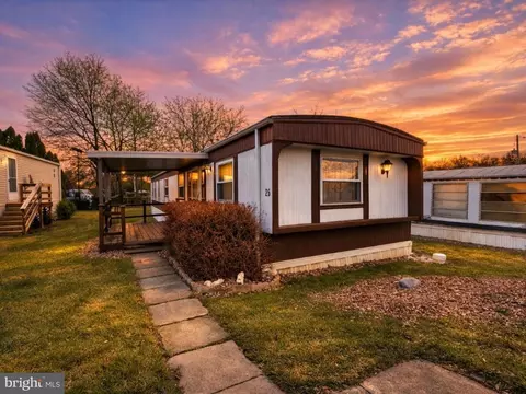 409 E 26 E Main St, Mountville, PA 17554