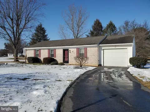 4 Justin Ct, Lititz, PA 17543