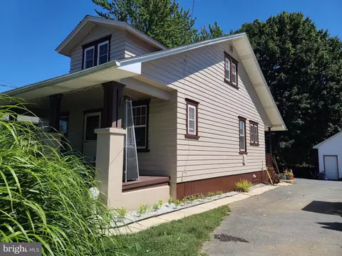 421 Rohrerstown Rd, Lancaster, PA 17603