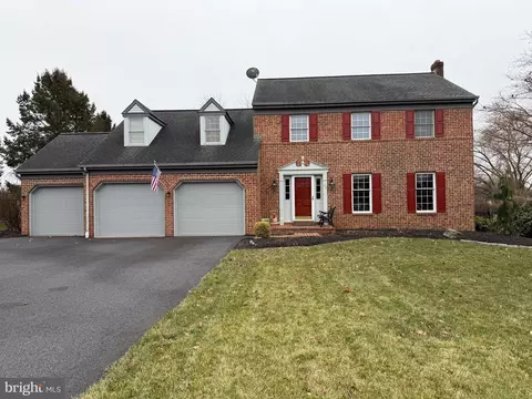 114 James St, Leola, PA 17540