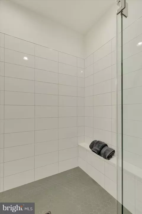 Bath - 1033 Lititz Bend Dr, Lititz, PA 17543 photo 5 of 5