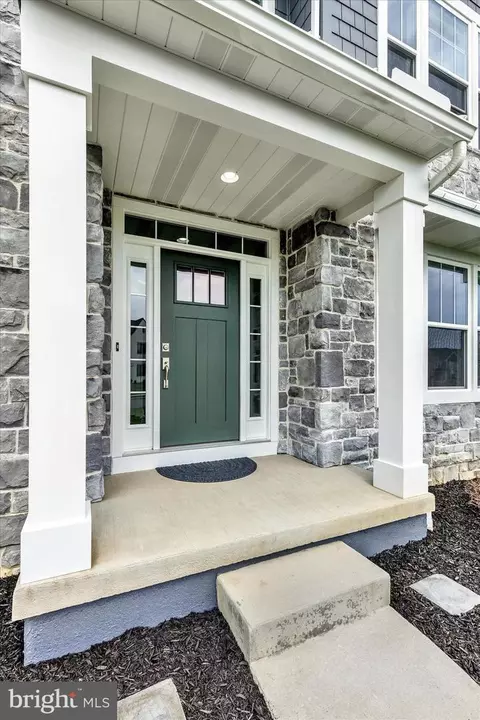 Exterior - 1033 Lititz Bend Dr, Lititz, PA 17543 photo 3 of 4