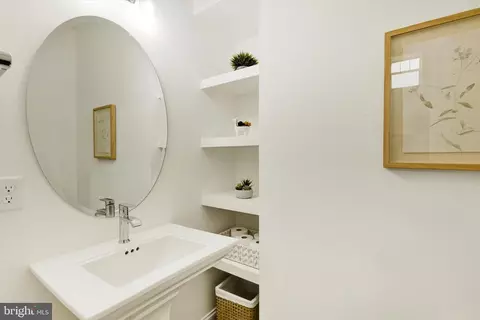 Bath - 1033 Lititz Bend Dr, Lititz, PA 17543 photo 1 of 5