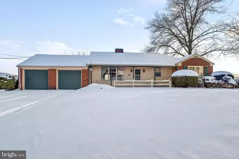 922 Penn Grant Rd, Lancaster, PA 17602