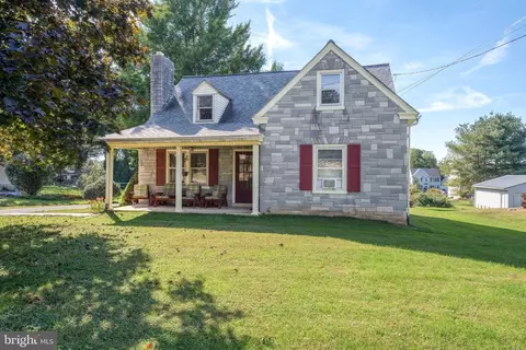 424 Lampeter Rd, Lancaster, PA 17602