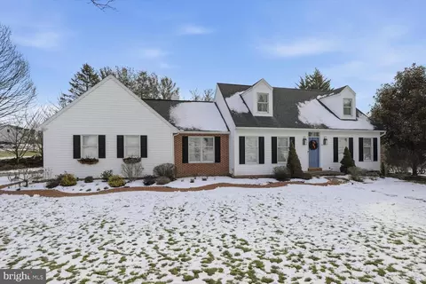 1710 Crossfield Dr, Lancaster, PA 17603
