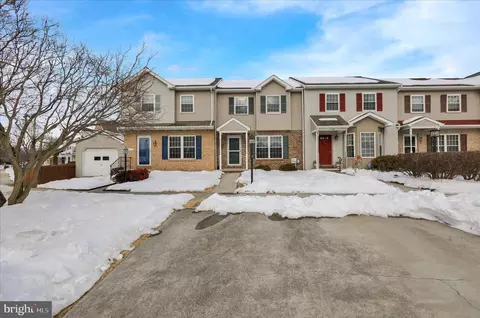 1111 Hampden Dr, Strasburg, PA 17579