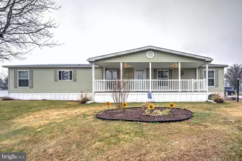 64 Ridgewood Mnr, Manheim, PA 17545