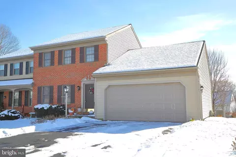 Exterior - 11 Duffield Dr, Lititz, PA 17543 photo 2 of 3