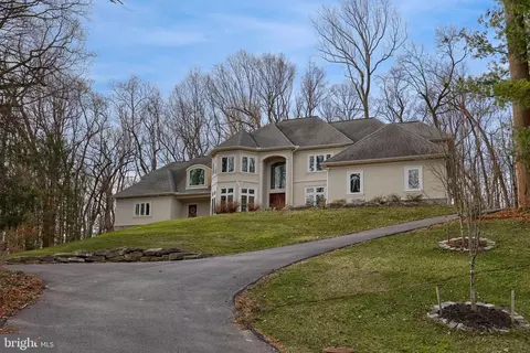 2492 Shaub Rd, Lancaster, PA 17601