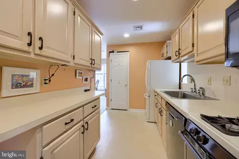 Kitchen - 3 Amberley Way, Lititz, PA 17543 photo 3 of 3