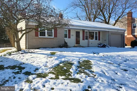 1980 Larch Ave, East Petersburg, PA 17520