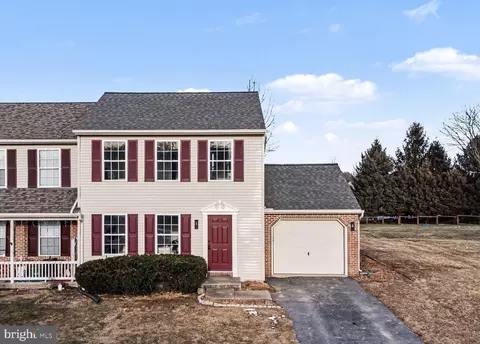 107 Chelmsford Dr, Marietta, PA 17547