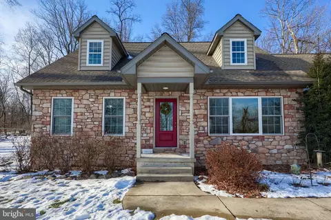 570 Mountain Top Dr, Denver, PA 17517