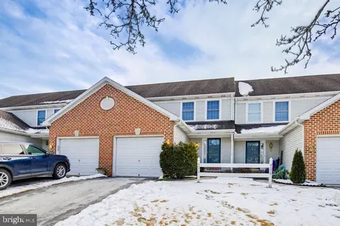 4074 Laurel Ln, Mount Joy, PA 17552