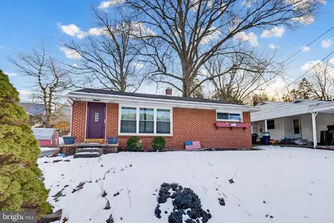 404 E New St, Mountville, PA 17554