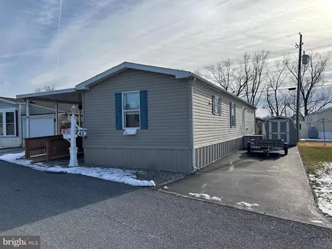43 Summer St, Landisville, PA 17538