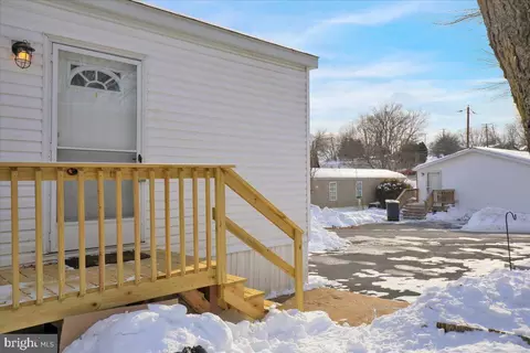 113 Meadow Ln, Lititz, PA 17543 photo 4