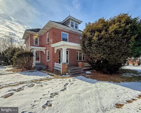169 W Main St, Reinholds, PA 17569