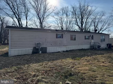 2318 Rockvale Rd, Lancaster, PA 17602